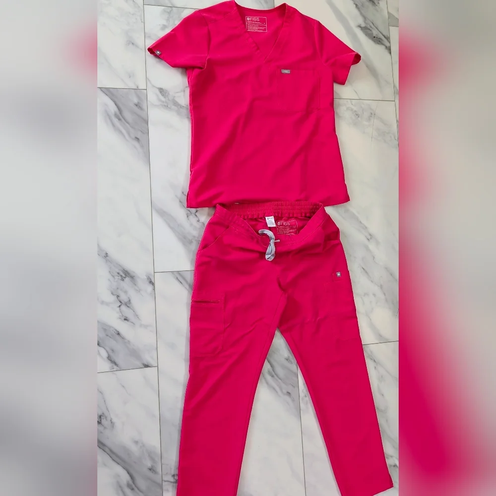 Figs Women's Scrub Set in Bright Pink - Picture 1 of 3
